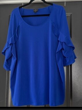 NWOT Worthington Woman Blue Ruffle Sleeve Top